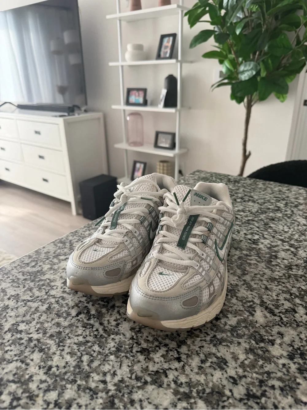 Nike P-6000 bicoastal green - 9 US women